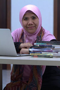 Biografi Helvy Tiana Rosa Penulis Buku, Naskah dan Editor Berprestasi