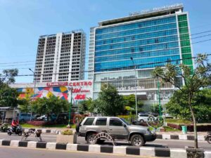Review Hotel Santika Gresik, ada Kolam Renang dan Sarapan Gratis