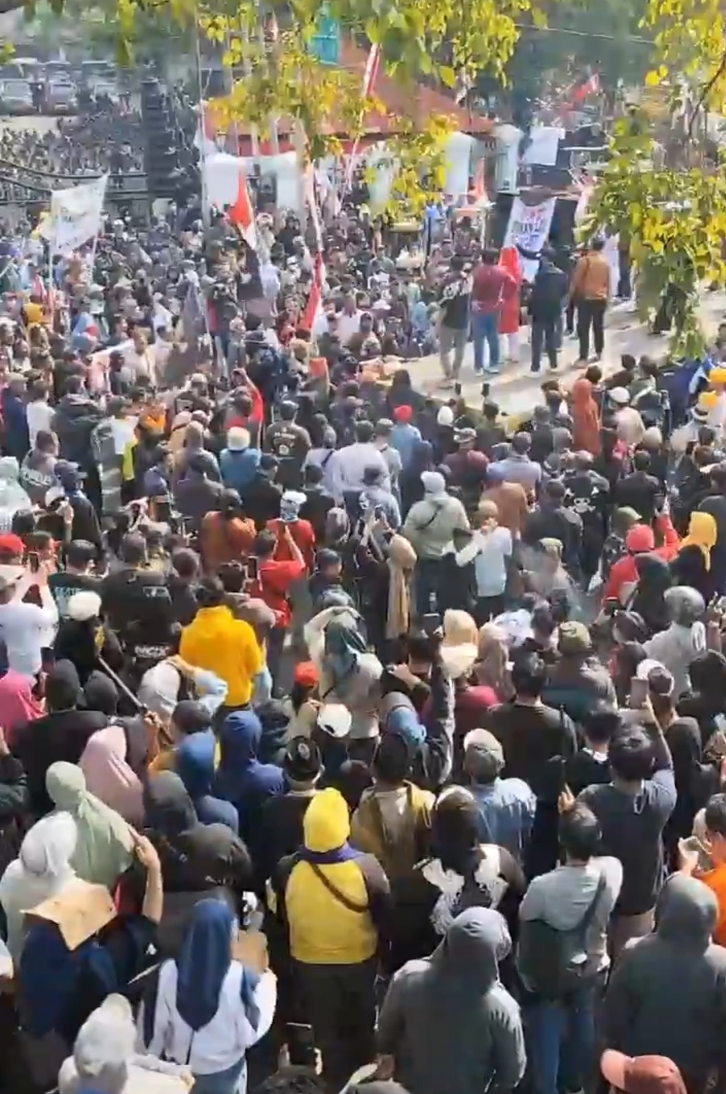 Syarat dan Proses Pemakzulan Kepala Daerah di Indonesia Beserta Contoh Kasus yang Pernah Terjadi