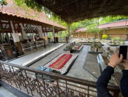Jejak Ulama dan Keturunan Pejuang Bangsa di Makam Tebuireng Jombang